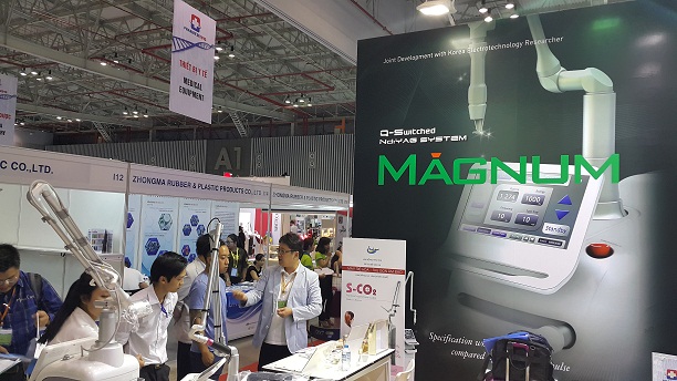 Sarah Le chính thức ký kết hợp đồng độc quyền tại Việt Nam